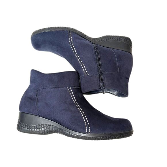 Basic Editions Navy suede ankle booties. Size 10 Wide US - Picture 5 of 9